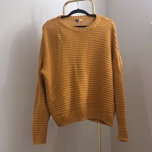 YELLOW OVERSIZED SWEATER